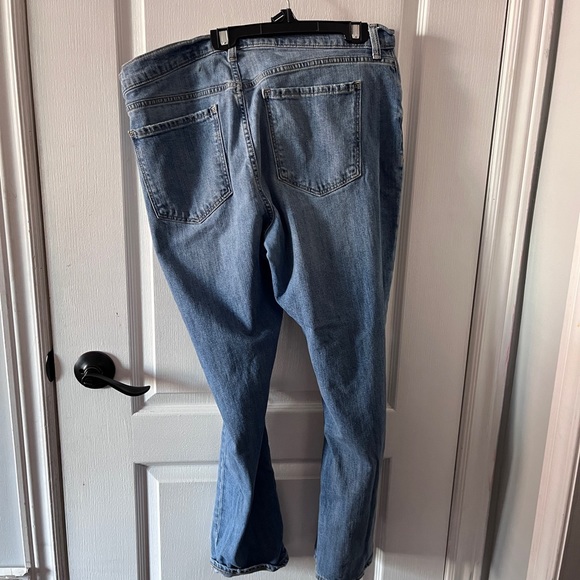 Old Navy Knee Cut Boyfriend Jeans - Picture 2 of 5